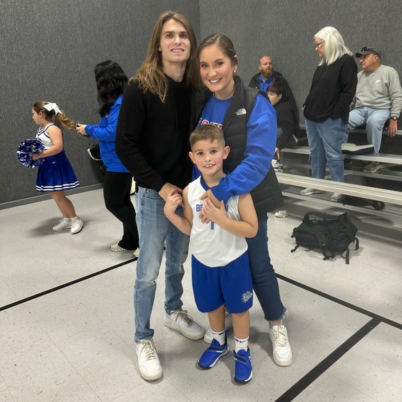 Meet your Posher, Taylor - Picture 4 of 6